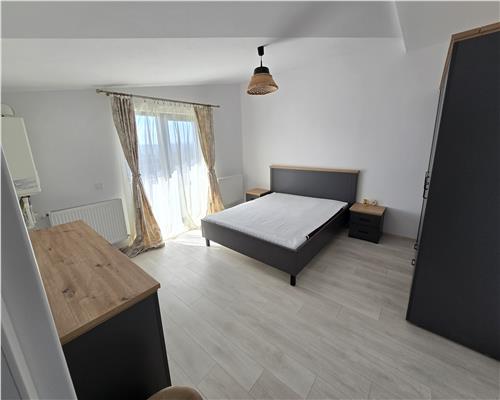 Apartament mobilat cu 2 dormitoare, living + bucatarie, dresig si Parcare