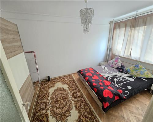 Apartament 2 cam, Etaj 1, in Cantemir , semicentral